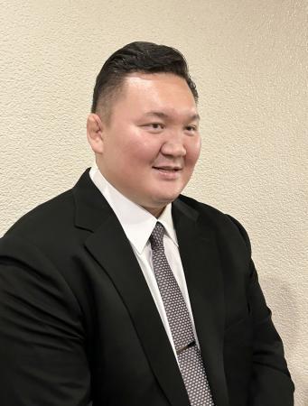 　パーティーを前に取材に応じる元横綱白鵬の白鵬翔さん＝１４日、東京都内