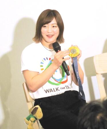 角田夏実　「最近、ゲイバーによく行くんです」→人生相談をするには素晴らしい、ハマった理由を明かす