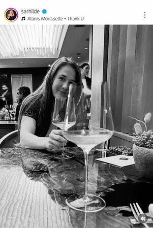 　アン・ヒルデブラントのインスタグラム（ｓａｒｈｉｌｄｅ）より