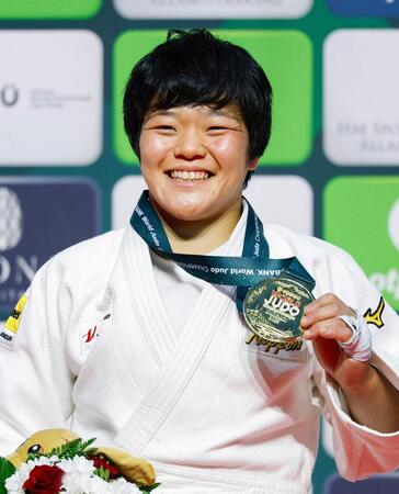 ６３キロ級・嘉重春樺が初出場Ｖ　磨き上げた寝技で一気に世界一「みんなに感謝だな」　ロス五輪へ強くアピール