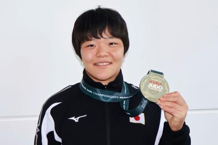 嘉重春樺「うれしさいっぱい」　初出場でＶ、世界柔道から帰国