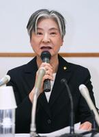 　記者会見する国士舘大の田原淳子学長