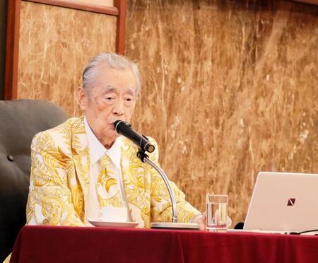 　９７歳の誕生日を迎えたドクター・中松氏