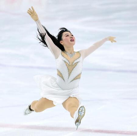 　新プログラムを披露する樋口新葉