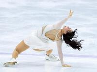 　新プログラムを披露する樋口新葉