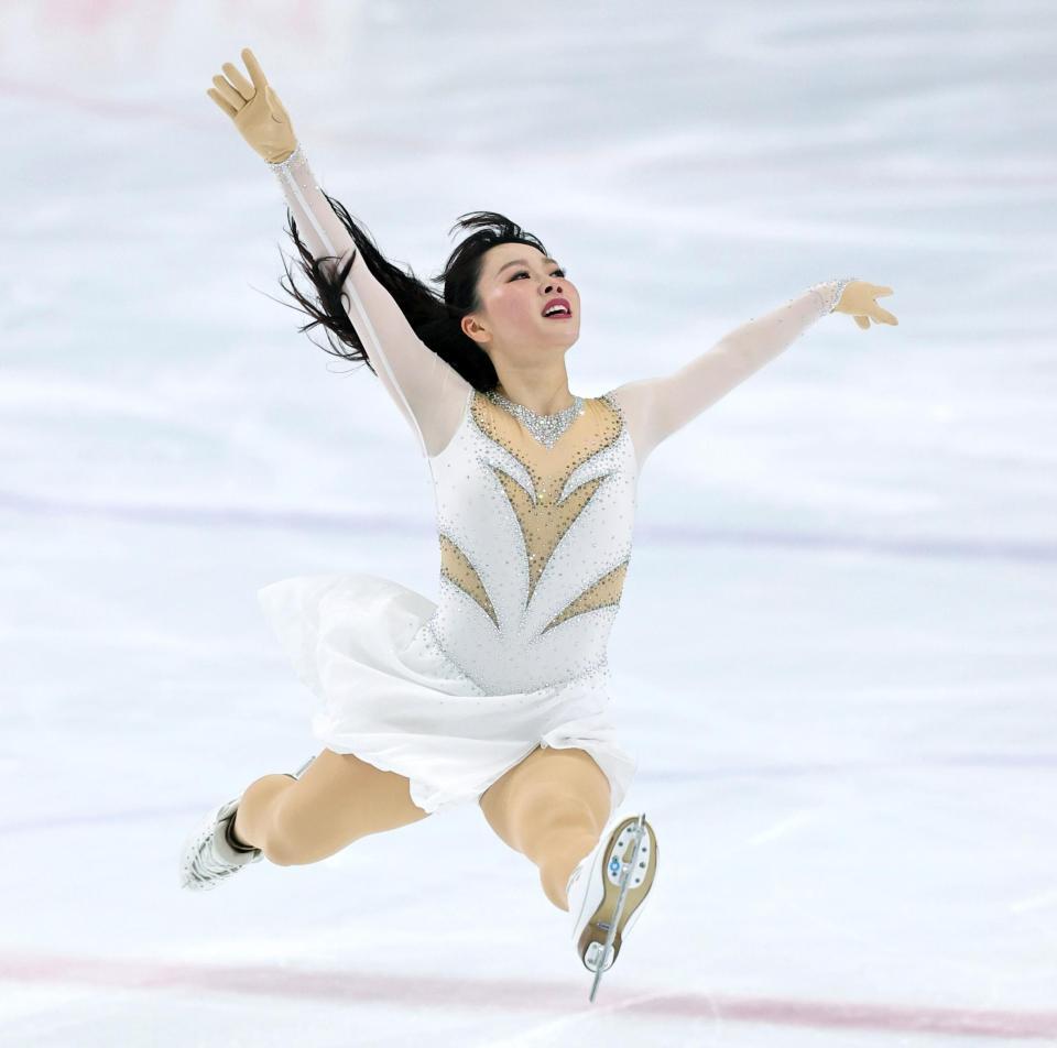 　新プログラムを披露する樋口新葉