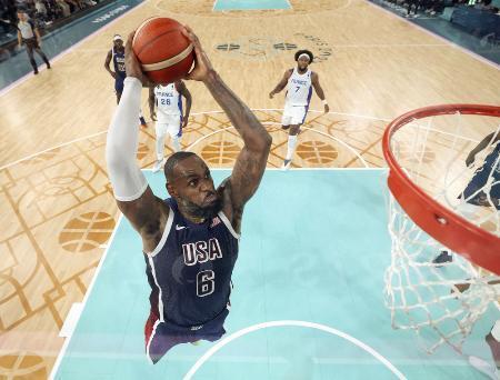 ジェームズ、史上初２３季目へ　ＮＢＡ最多得点、１２月に４１歳