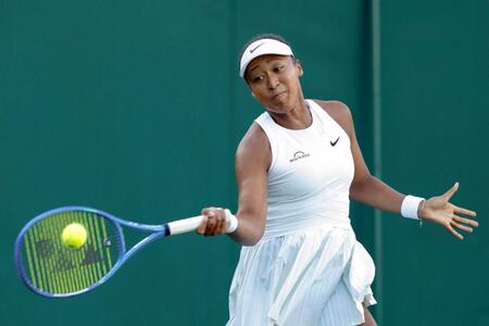 　女子シングルス１回戦でプレーする大坂なおみ（共同）