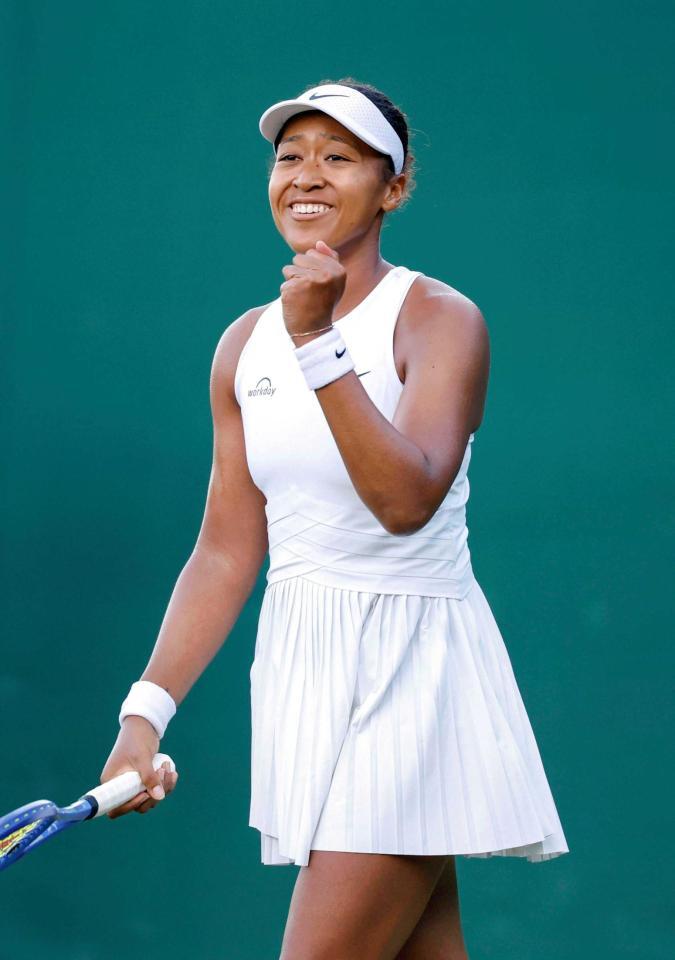 　女子シングルス１回戦を突破し、ガッツポーズする大坂なおみ（共同）
