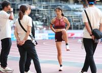 　練習する田中希実（代表撮影）