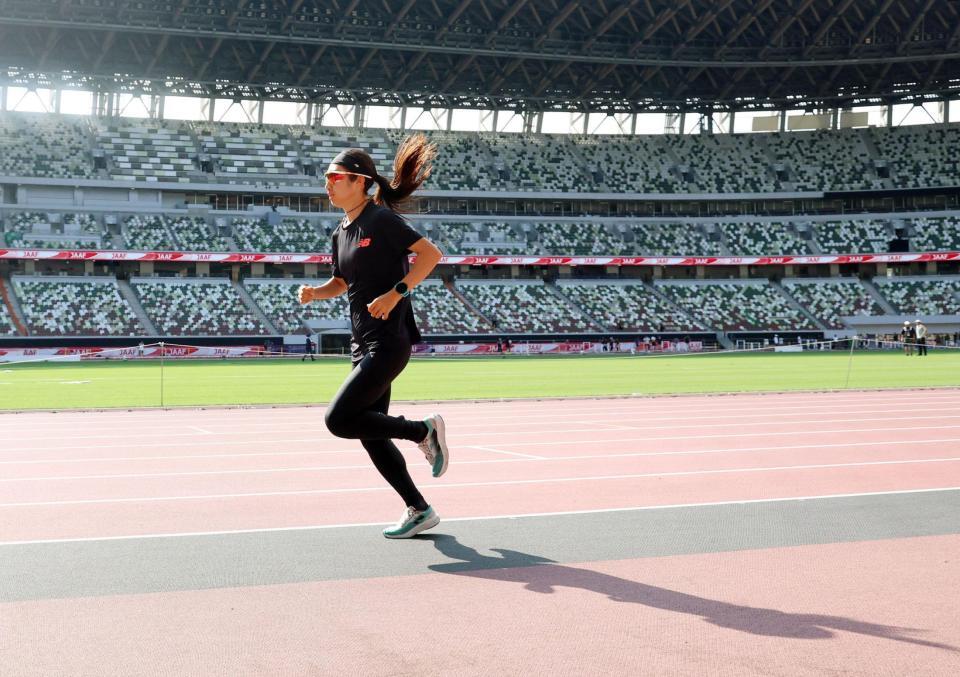 　陸上の日本選手権開幕を前に、練習する田中希実（代表撮影）