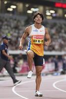 　男子１００メートル準決勝で敗退した坂井隆一郎