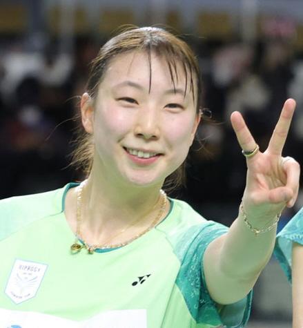 バド五十嵐有紗が新婚旅行で夫と２ショ