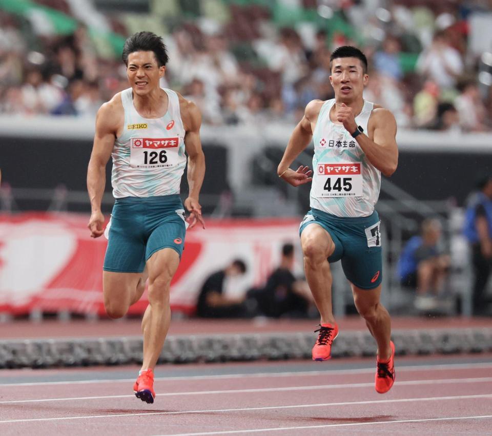 　男子１００メートル準決勝に臨む桐生祥秀（右）と山縣亮太（撮影・石井剣太郎）
