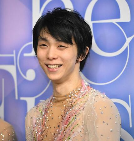 　笑顔で取材に応じる羽生結弦さん（撮影・堀内翔）