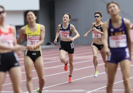 　女子１５００メートル予選で敗退したドルーリー朱瑛里（撮影・石井剣太郎）