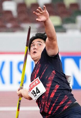 　男子やり投げで８７メートル１６をマークし優勝した崎山雄太