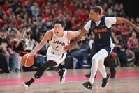 　第１Ｑ、ドリブルで切り込むテーブス海（撮影・伊藤笙子）