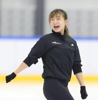 　明るい表情を見せる坂本花織（撮影・中田匡峻）