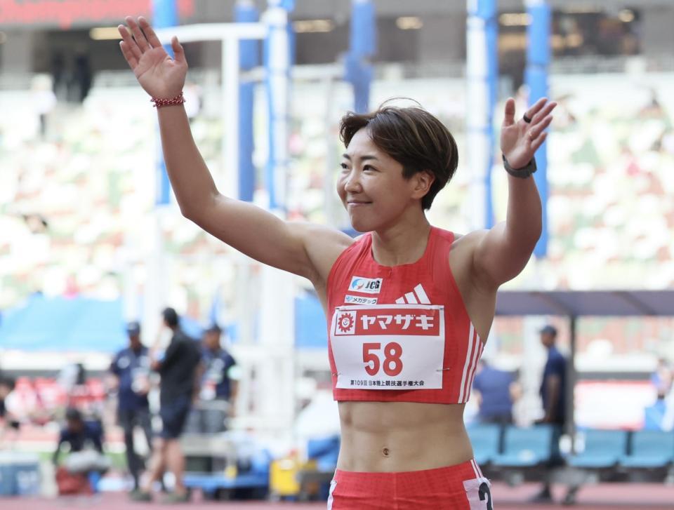 　女子１００メートル障害予選を突破した寺田明日香（撮影・石井剣太郎）