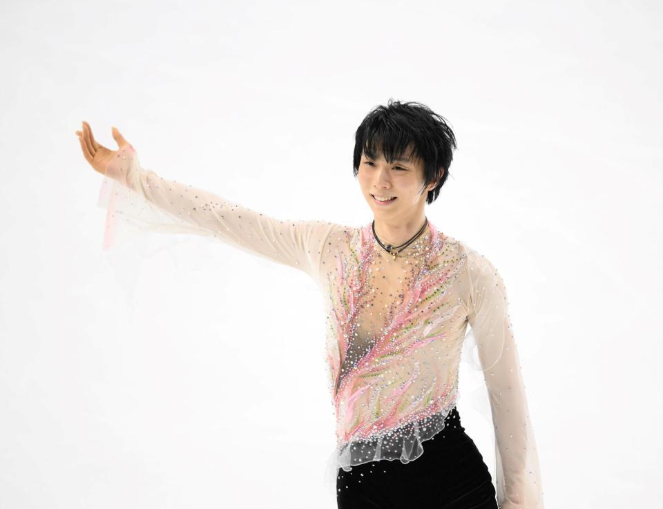　歓声に応える羽生結弦さん（撮影・堀内翔）