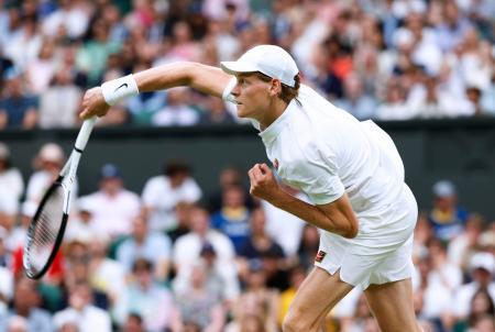 男子はシナーが４回戦進出　テニスのウィンブルドン第６日