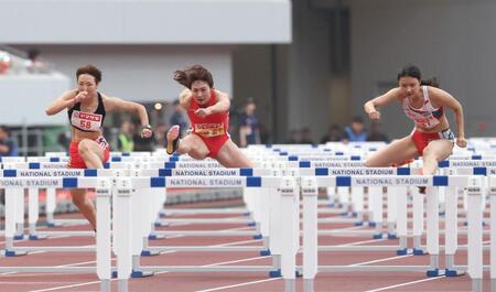 女子１００ｍ障害で再び誤表示　結果が二転三転で大混乱　６位選手を３位と表示、１→２位の選手は無念も優勝者称える　ＳＮＳは怒り「一回優勝って出た選手可哀相やろ」「二度やったら駄目なミス」