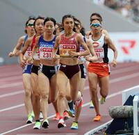 　女子１５００メートル決勝を制した田中希実（中央）＝撮影・石井剣太郎