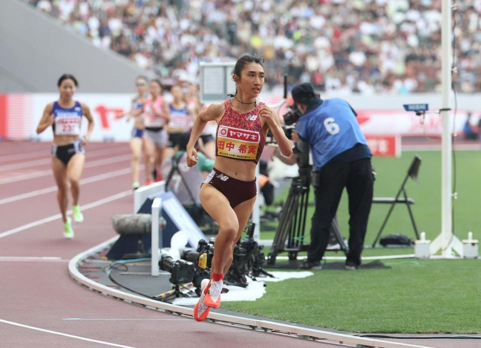 　女子１５００メートル決勝を制した田中希実（撮影・石井剣太郎）