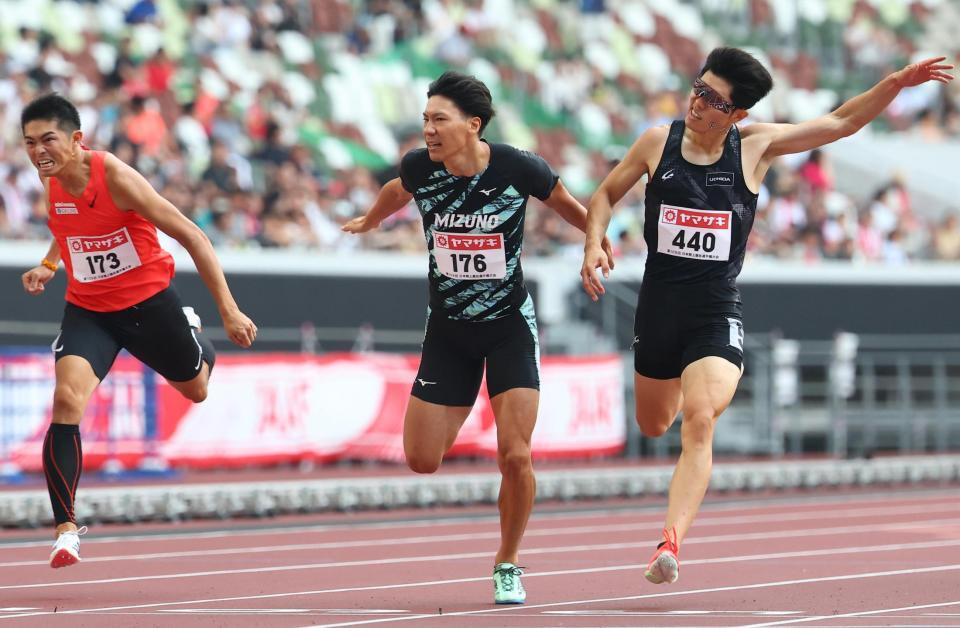　男子４００メートル決勝で優勝した佐藤風雅