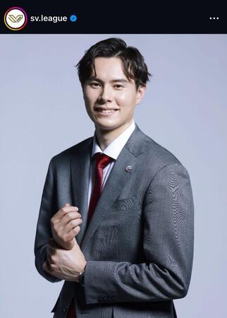 【写真】スーツ姿の高橋藍に着物姿の岩崎こよみ SVリーグが着飾った選手の写真を大放出 「かっこよすぎー」