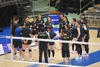 　ネーションズリーグ千葉大会を前に前日練習を行なったバレーボール女子日本代表（撮影・伊藤笙子）