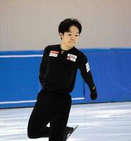 　練習を公開した鍵山優真