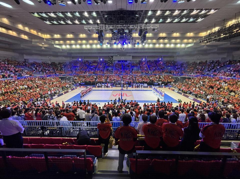 　日本対フランス戦の前に国歌斉唱が行われた（撮影・伊藤笙子）