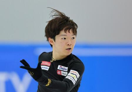 　公開練習する鍵山優真