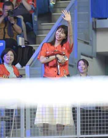 　娘・秋本美空の応援に駆けつけた大友愛さん