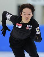 　公開練習する鍵山優真