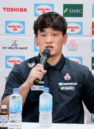 　ウェールズ戦に向けて意気込みを語るラグビー日本代表の李承信＝１１日、ノエビアスタジアム神戸