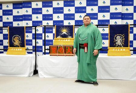 大の里　大鵬＆千代の富士に続く新会場優勝だ！１３日ＩＧアリーナ初日　富士の朝日、風神、雷神の三つぞろい化粧まわしも
