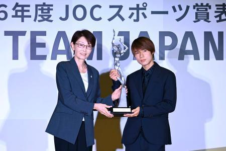 スケボー堀米雄斗「挑戦続ける」 最優秀賞、JOC表彰式