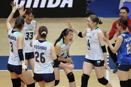 バレー女子　パリ五輪の雪辱へ流れを変えた新星　１８歳秋本美空と２１歳北窓絢音の躍動　総合力アップでポーランド撃破