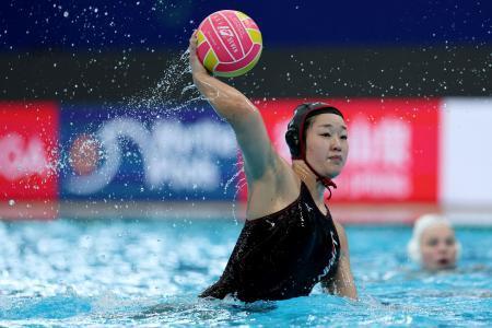 水球の日本女子は１勝１敗　世界水泳第３日