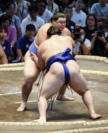 新横綱大の里は初日快勝 豊昇龍も白星、琴桜敗れる