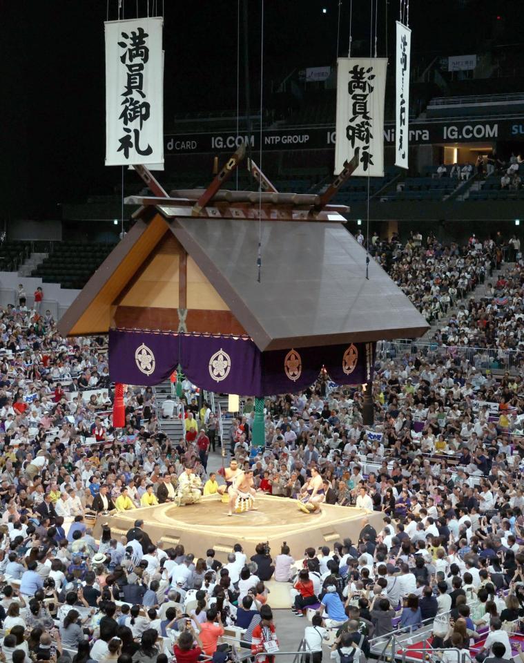 　初日、横綱大の里の土俵入りが行われたＩＧアリーナ