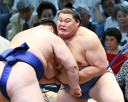 大の里 40年ぶり新会場・IGアリーナで新横綱Vへ好発進 立ち合いでつっかけも危なげなく寄り切り「今日勝てたのは大きい」