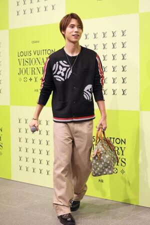 【写真】モデル感すごっ!全身ヴィトンで印象ガラリの人気スノーボーダー