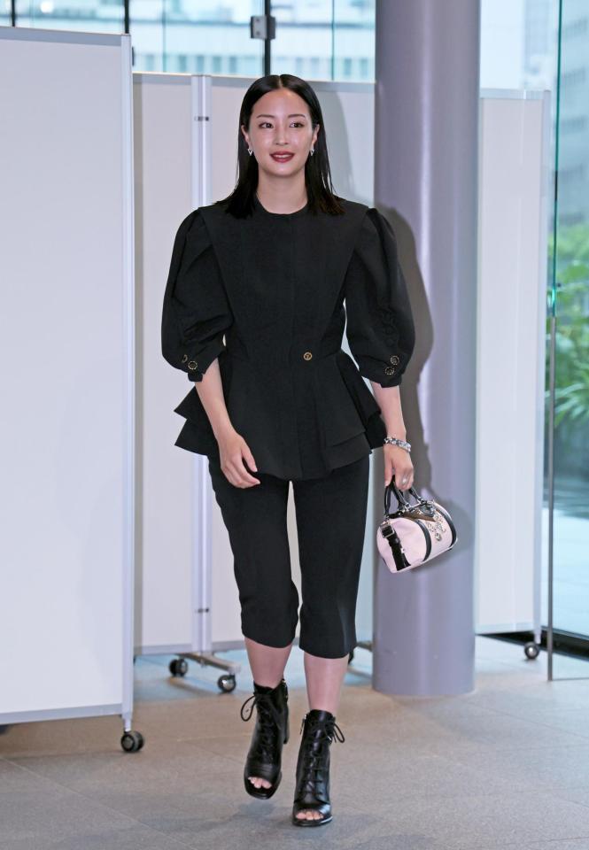 　ルイ・ヴィトン「ビジョナリ・ジャーニー」展レセプションに登場したアンバサダーの広瀬すず（撮影・立川洋一郎）