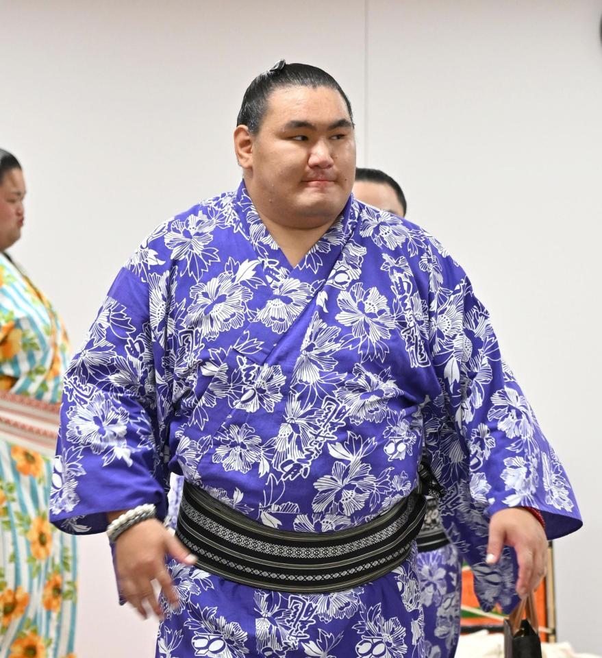 　２敗目を喫し、厳しい表情で引き揚げる豊昇龍（代表撮影）
