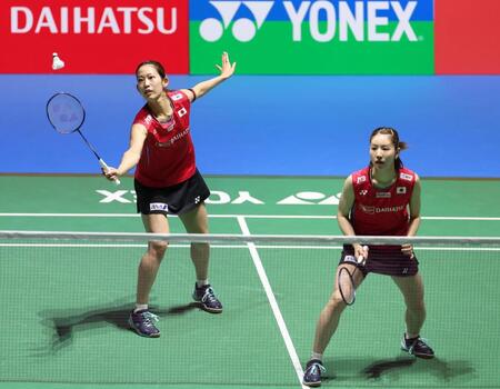 　初戦を突破した志田千陽（右）、松山奈未組（撮影・佐々木彰尚）