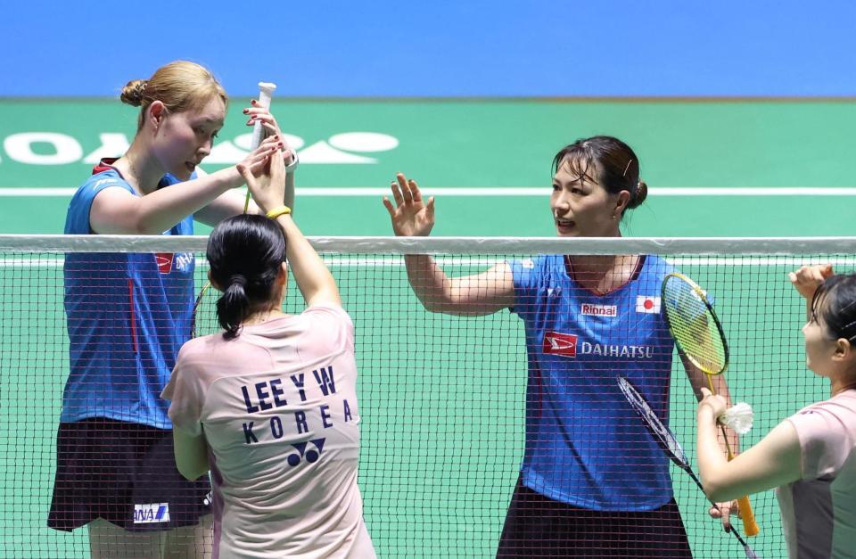 　初戦敗退となった福島由紀（右）、松本麻佑組（撮影・佐々木彰尚）